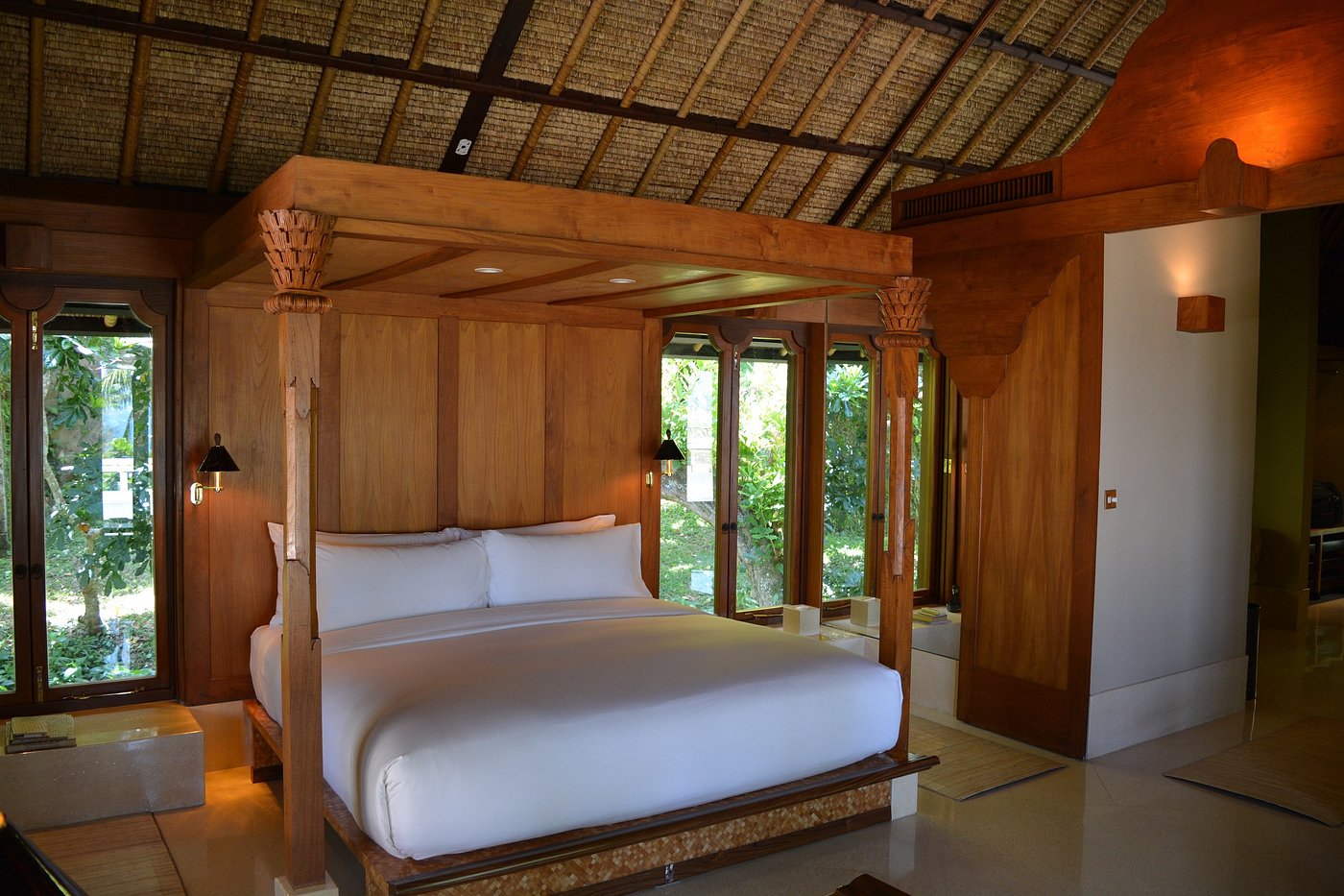 Guest bedroom at Amankila