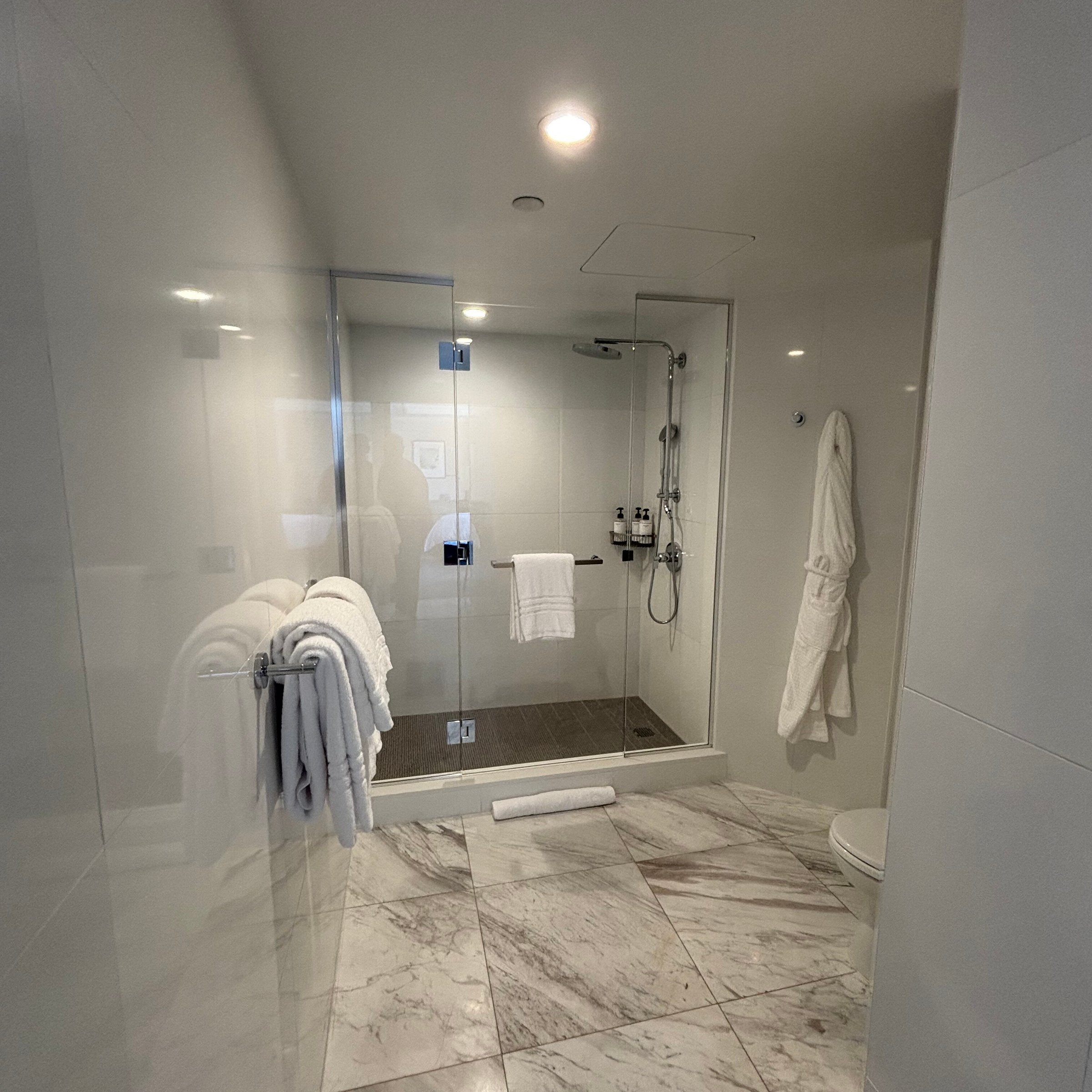 Guest bathroom at Four Seasons Hotel San Francisco at Embarcadero