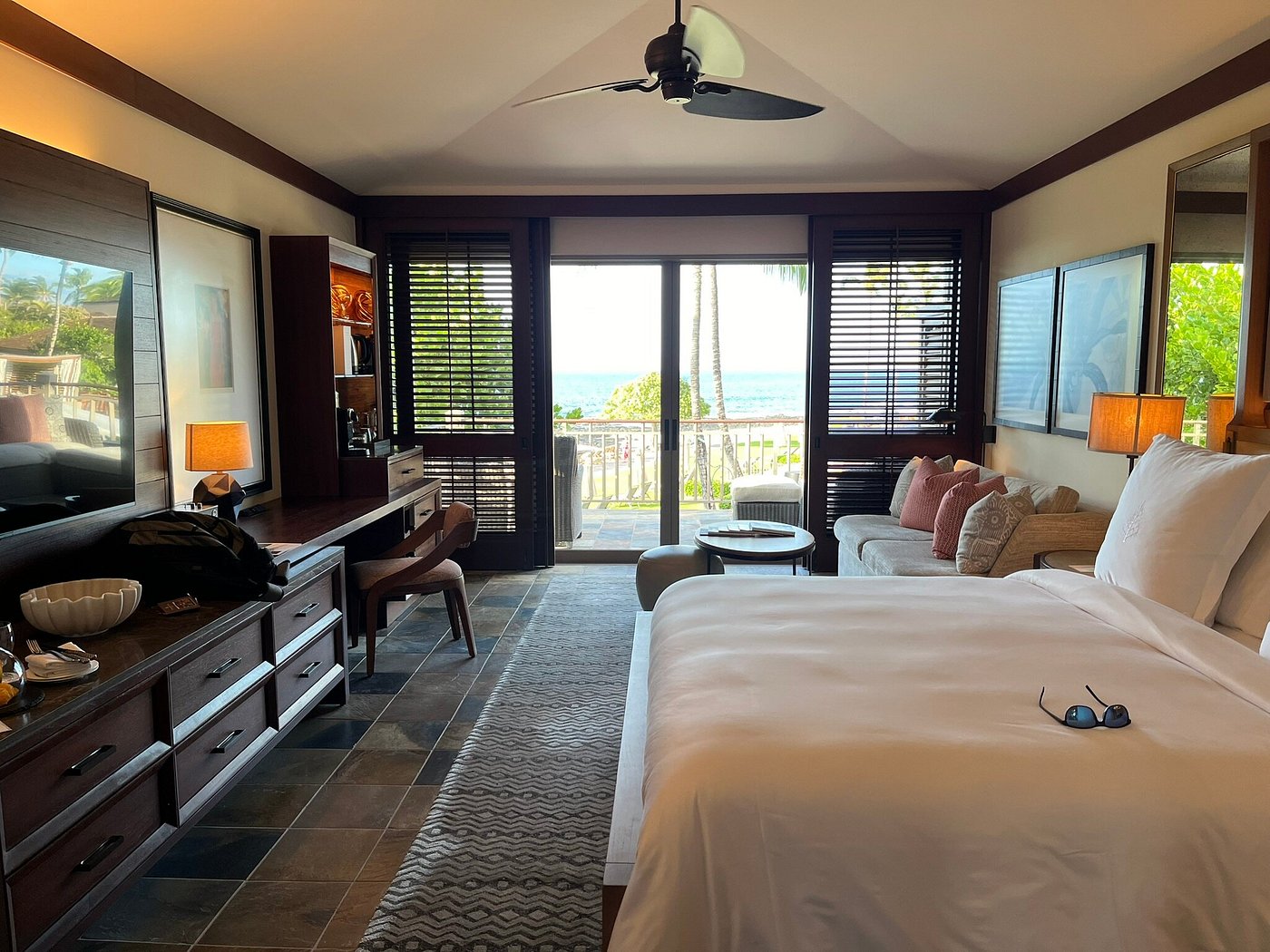 Guest room and ocean-facing lanai at Four Seasons Resort Hualalai