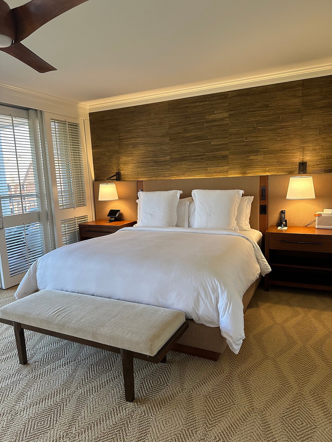 Guest bedroom at Four Seasons Resort Oahu
