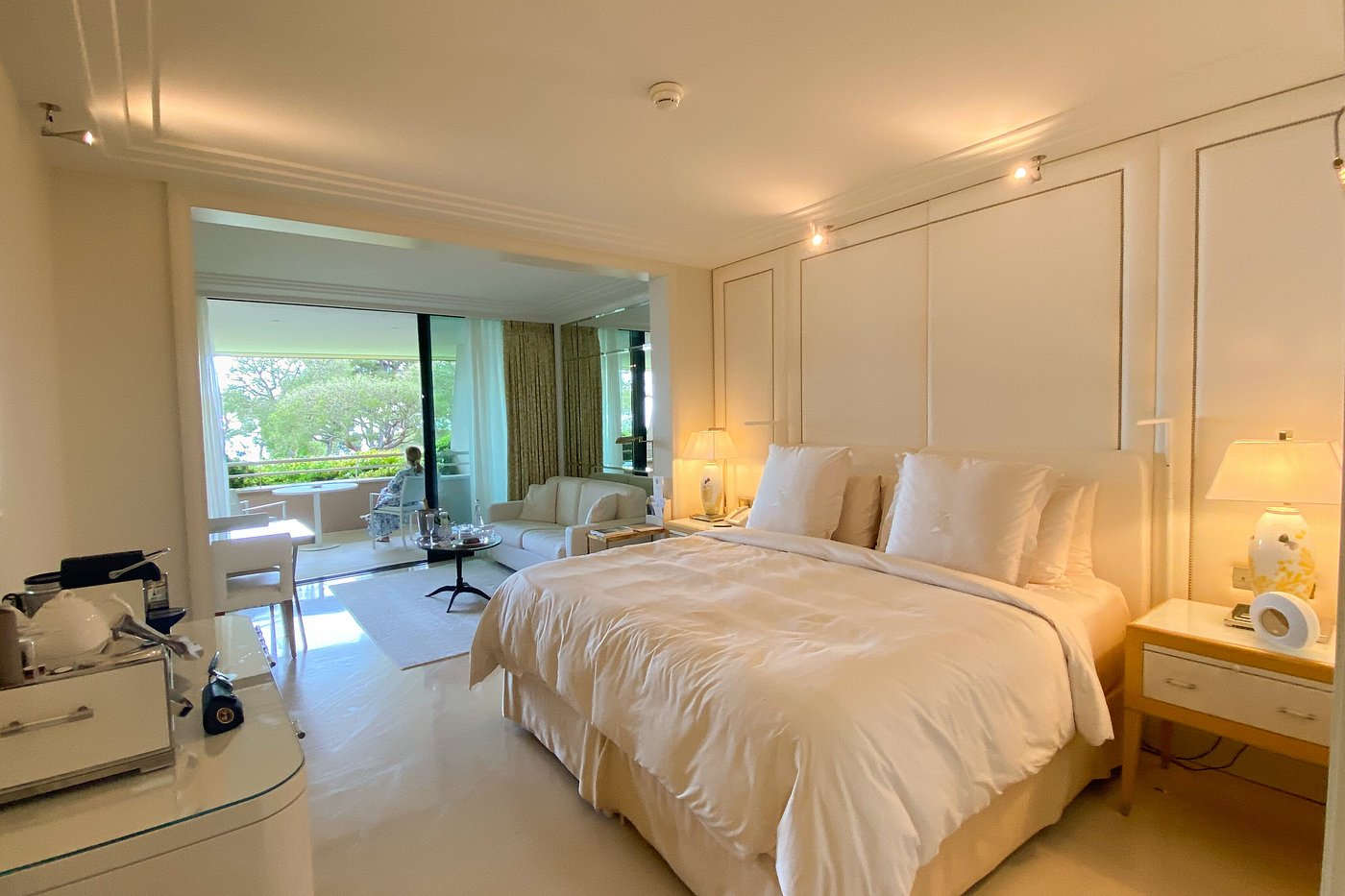 Guest bedroom at Grand-Hôtel du Cap-Ferrat, A Four Seasons Hotel