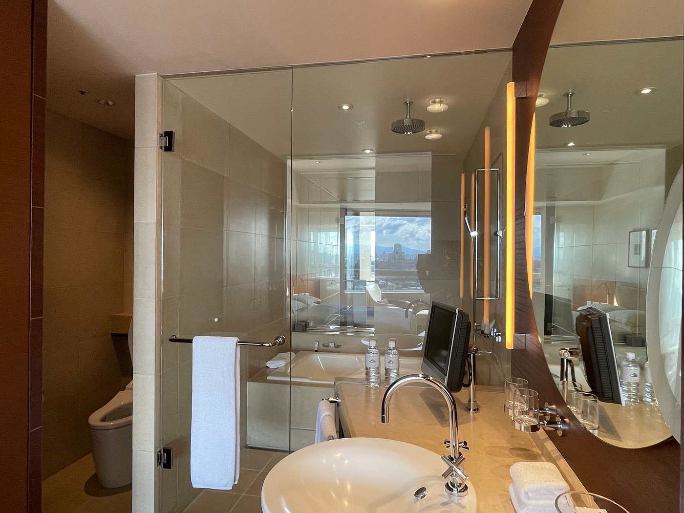 Guest bathroom at Grand Hyatt Tokyo