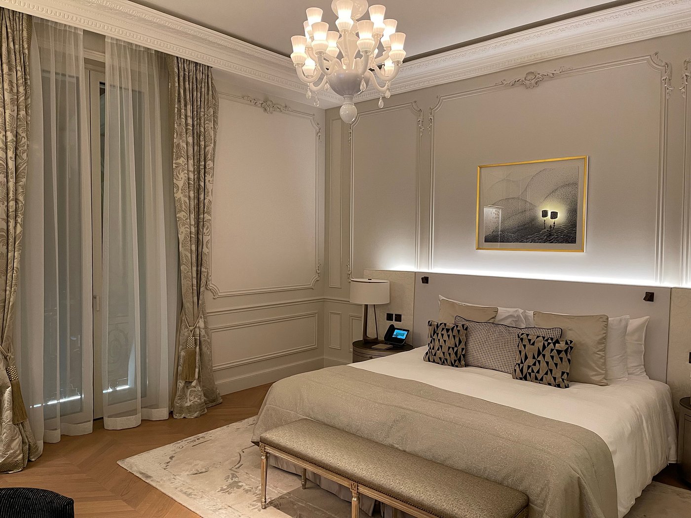 Guest bedroom at Hôtel de Paris Monte-Carlo