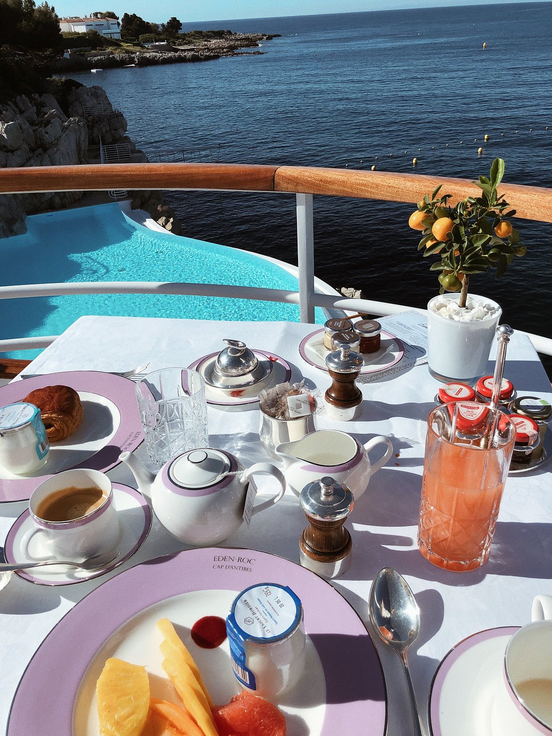 Dining at Hôtel du Cap-Eden-Roc, Oetker Collection