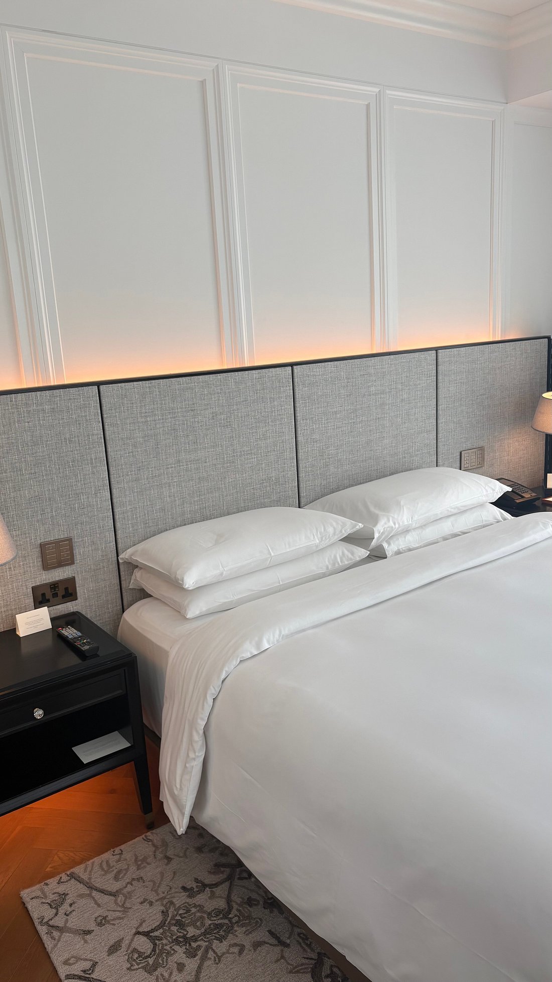 Guest bedroom at Park Hyatt London River Thames
