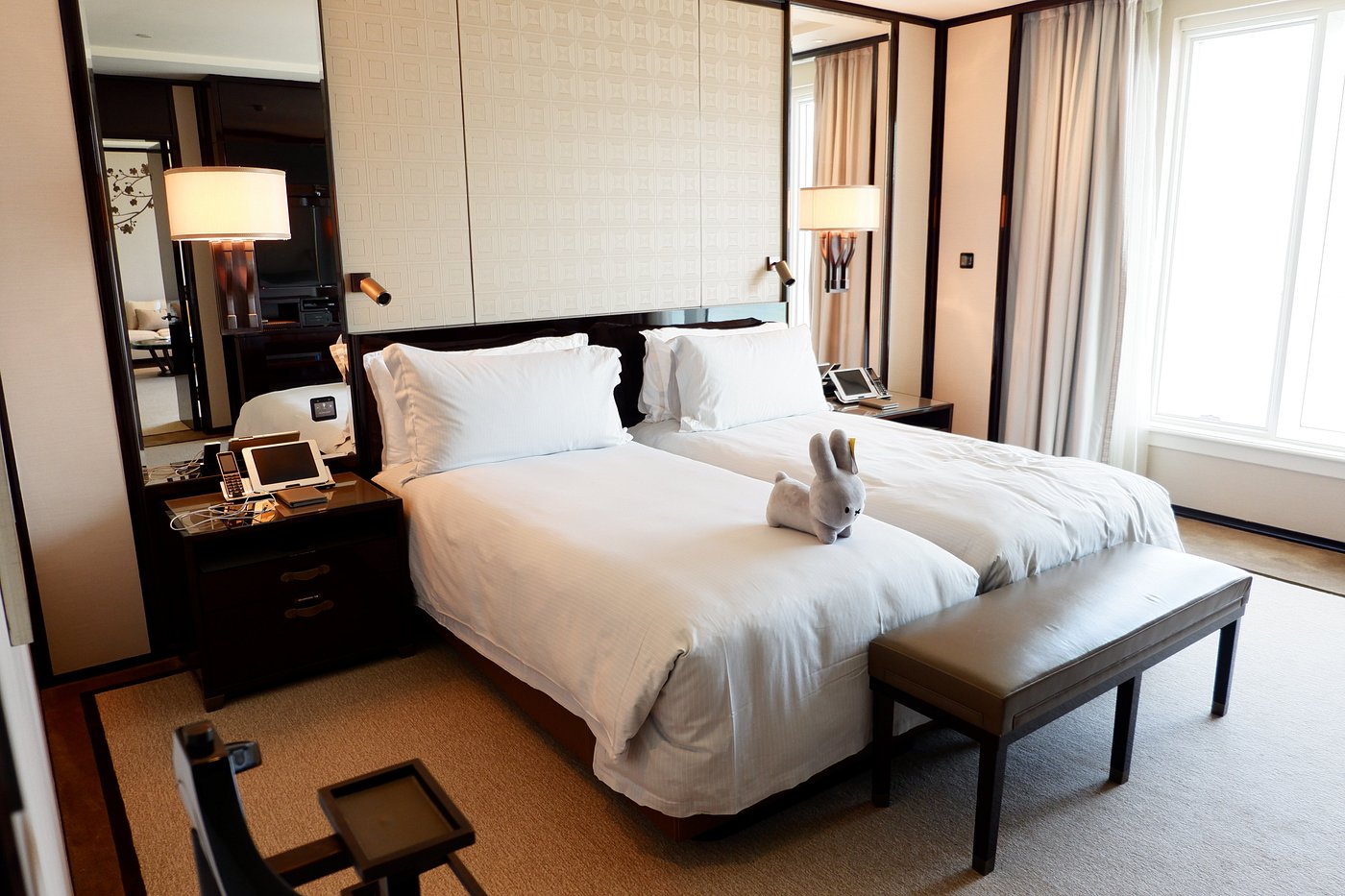 Guest bedroom at The Peninsula Hong Kong